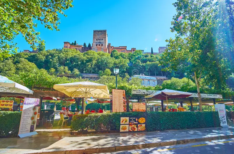 SEVEN BARS YOU CAN’T MISS IN GRANADA